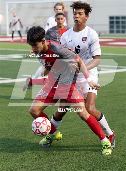 Thumbnail 1 in Lee [Robert E.] vs Lake Travis (UIL 6A Region 4 Final) photogallery.