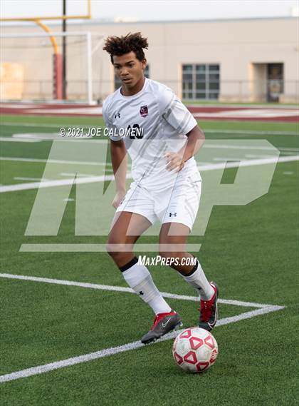 Thumbnail 2 in Lee [Robert E.] vs Lake Travis (UIL 6A Region 4 Final) photogallery.