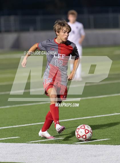 Thumbnail 3 in Lee [Robert E.] vs Lake Travis (UIL 6A Region 4 Final) photogallery.