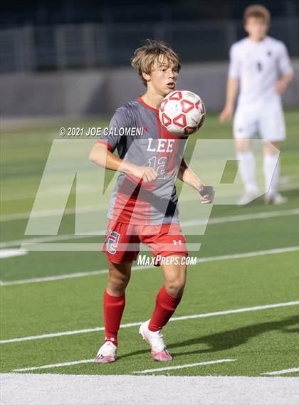 Thumbnail 3 in Lee [Robert E.] vs Lake Travis (UIL 6A Region 4 Final) photogallery.