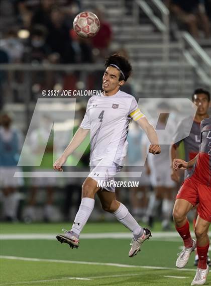 Thumbnail 3 in Lee [Robert E.] vs Lake Travis (UIL 6A Region 4 Final) photogallery.