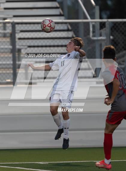 Thumbnail 1 in Lee [Robert E.] vs Lake Travis (UIL 6A Region 4 Final) photogallery.