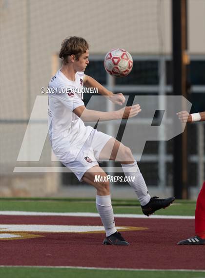 Thumbnail 3 in Lee [Robert E.] vs Lake Travis (UIL 6A Region 4 Final) photogallery.