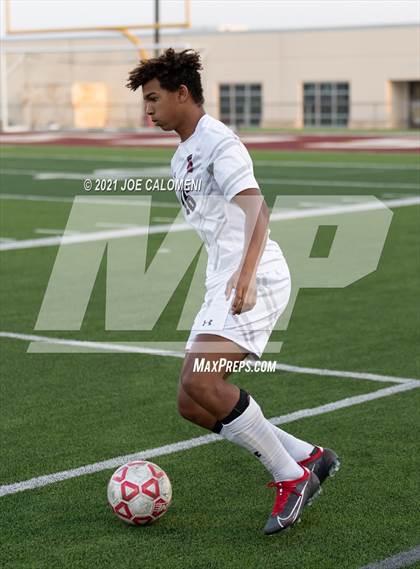 Thumbnail 1 in Lee [Robert E.] vs Lake Travis (UIL 6A Region 4 Final) photogallery.