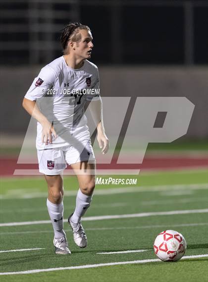 Thumbnail 1 in Lee [Robert E.] vs Lake Travis (UIL 6A Region 4 Final) photogallery.