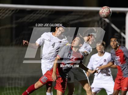 Thumbnail 1 in Lee [Robert E.] vs Lake Travis (UIL 6A Region 4 Final) photogallery.