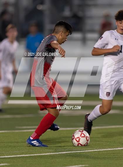 Thumbnail 1 in Lee [Robert E.] vs Lake Travis (UIL 6A Region 4 Final) photogallery.