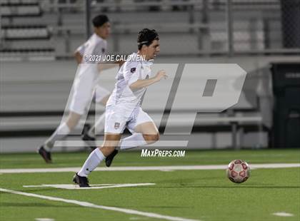 Thumbnail 2 in Lee [Robert E.] vs Lake Travis (UIL 6A Region 4 Final) photogallery.
