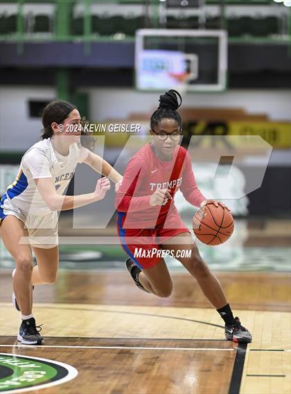 Thumbnail 2 in Kenosha Tremper @ St. Joseph photogallery.