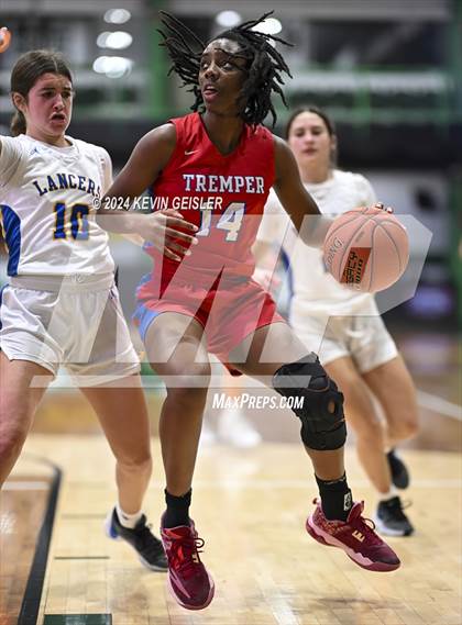 Thumbnail 2 in Kenosha Tremper @ St. Joseph photogallery.