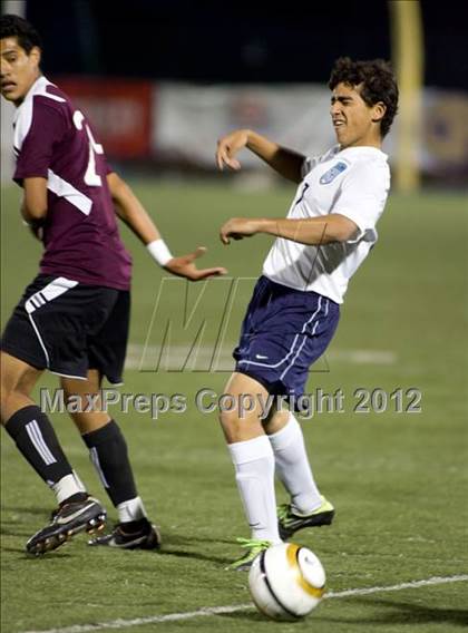 Thumbnail 2 in Paramount vs. Crescenta Valley (CIF SoCal D1 Final) photogallery.