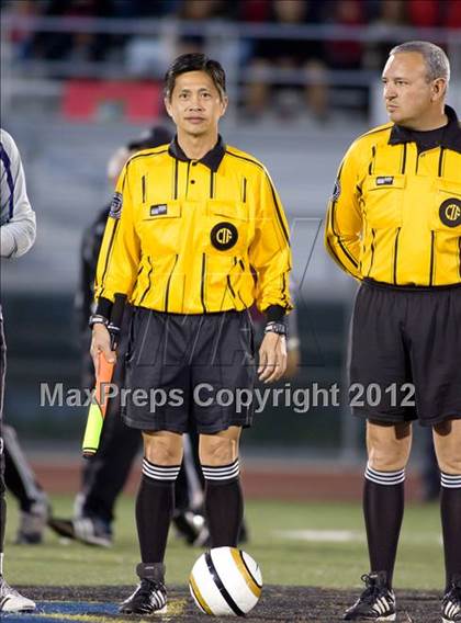 Thumbnail 2 in Paramount vs. Crescenta Valley (CIF SoCal D1 Final) photogallery.