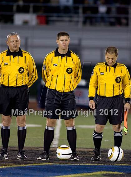 Thumbnail 3 in Paramount vs. Crescenta Valley (CIF SoCal D1 Final) photogallery.