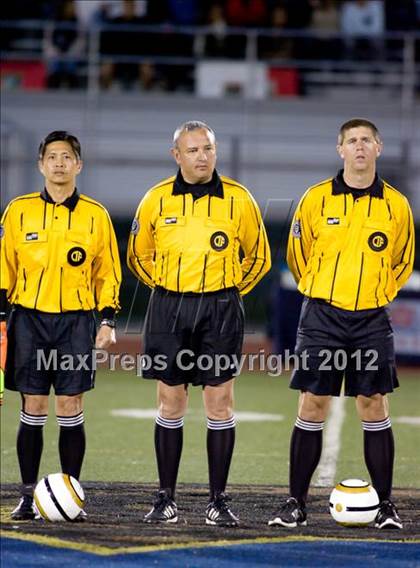 Thumbnail 3 in Paramount vs. Crescenta Valley (CIF SoCal D1 Final) photogallery.