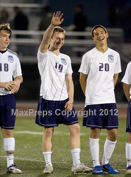 Thumbnail 2 in Paramount vs. Crescenta Valley (CIF SoCal D1 Final) photogallery.