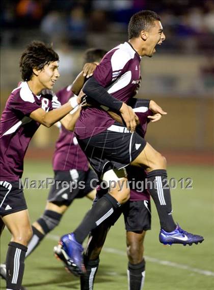 Thumbnail 1 in Paramount vs. Crescenta Valley (CIF SoCal D1 Final) photogallery.