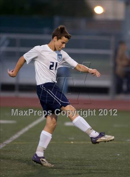 Thumbnail 3 in Paramount vs. Crescenta Valley (CIF SoCal D1 Final) photogallery.