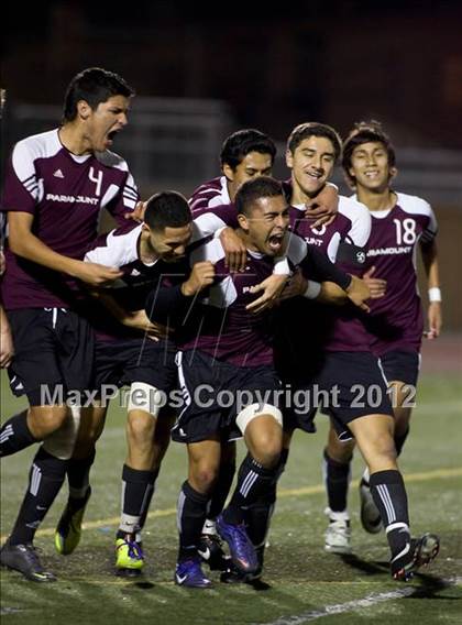 Thumbnail 3 in Paramount vs. Crescenta Valley (CIF SoCal D1 Final) photogallery.