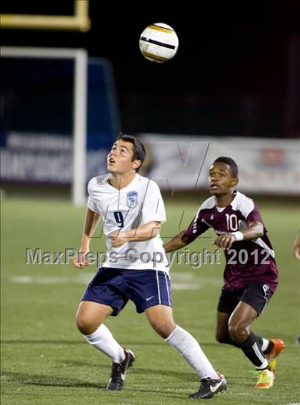 Thumbnail 1 in Paramount vs. Crescenta Valley (CIF SoCal D1 Final) photogallery.