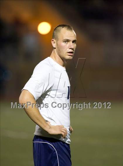 Thumbnail 2 in Paramount vs. Crescenta Valley (CIF SoCal D1 Final) photogallery.