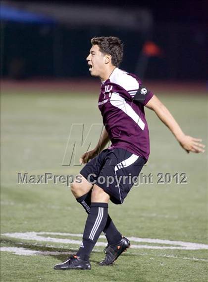 Thumbnail 2 in Paramount vs. Crescenta Valley (CIF SoCal D1 Final) photogallery.