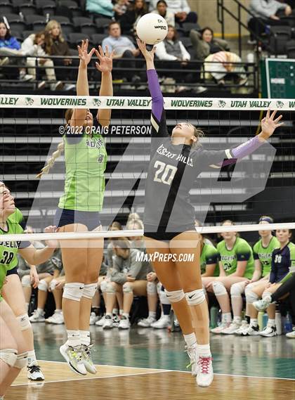 Thumbnail 1 in Desert Hills vs. Ridgeline (UHSAA 4A Final) photogallery.
