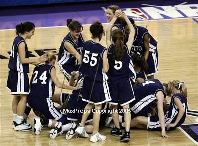 Thumbnail 2 in Loretto vs. Hilmar (D4 Sec. Final)#2 photogallery.