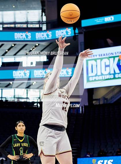 Thumbnail 3 in Whitney vs. Vanden (CIF SJS D2 Final) photogallery.