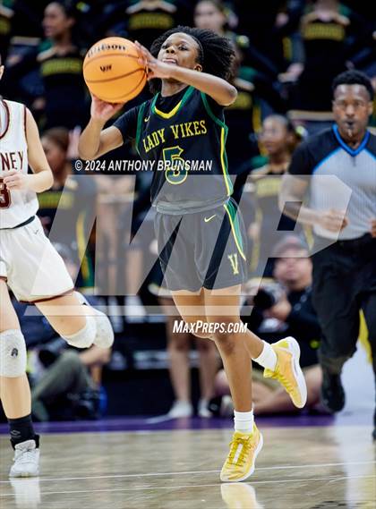 Thumbnail 2 in Whitney vs. Vanden (CIF SJS D2 Final) photogallery.