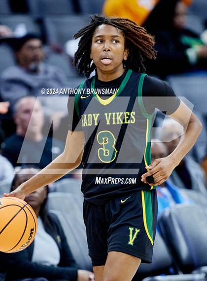Thumbnail 3 in Whitney vs. Vanden (CIF SJS D2 Final) photogallery.
