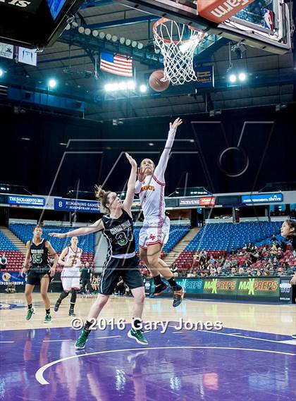 Thumbnail 2 in Castro Valley vs. St. Francis (CIF NorCal Regional D1 Final) photogallery.