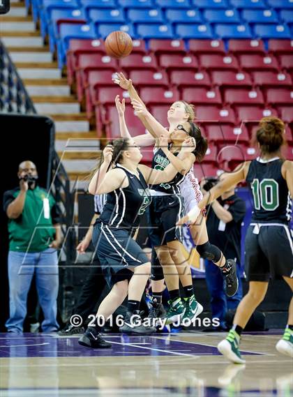 Thumbnail 3 in Castro Valley vs. St. Francis (CIF NorCal Regional D1 Final) photogallery.