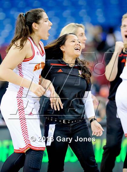 Thumbnail 3 in Castro Valley vs. St. Francis (CIF NorCal Regional D1 Final) photogallery.