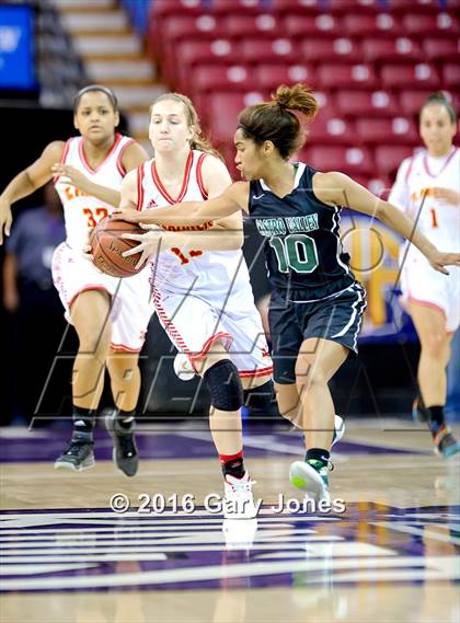 Thumbnail 3 in Castro Valley vs. St. Francis (CIF NorCal Regional D1 Final) photogallery.