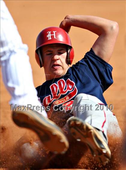 Thumbnail 1 in Halls vs Grainger County (Anderson County) photogallery.