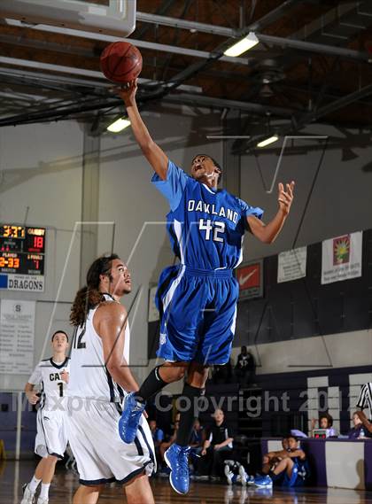 Thumbnail 3 in Oakland vs. West Ranch (St. Hope Elite Hoops Classic) photogallery.