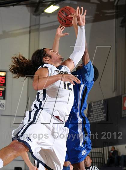 Thumbnail 2 in Oakland vs. West Ranch (St. Hope Elite Hoops Classic) photogallery.