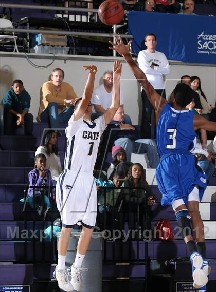 Thumbnail 3 in Oakland vs. West Ranch (St. Hope Elite Hoops Classic) photogallery.