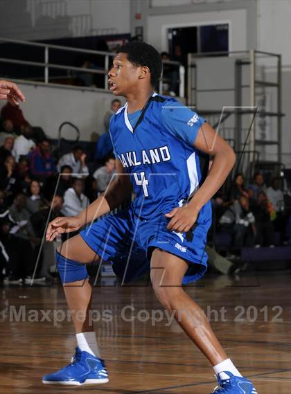 Thumbnail 2 in Oakland vs. West Ranch (St. Hope Elite Hoops Classic) photogallery.