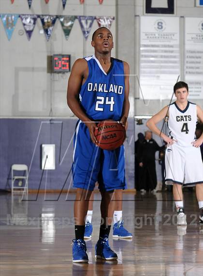 Thumbnail 2 in Oakland vs. West Ranch (St. Hope Elite Hoops Classic) photogallery.