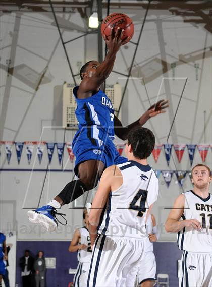 Thumbnail 2 in Oakland vs. West Ranch (St. Hope Elite Hoops Classic) photogallery.
