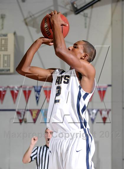 Thumbnail 2 in Oakland vs. West Ranch (St. Hope Elite Hoops Classic) photogallery.