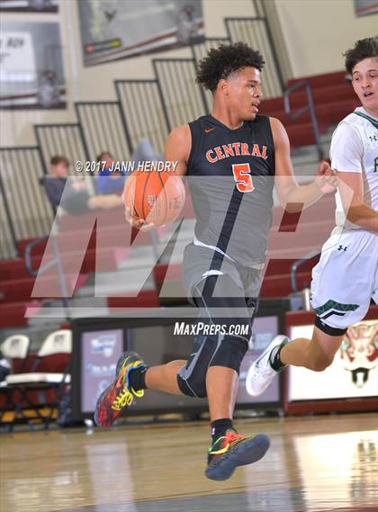 Thumbnail 2 in Central vs. Palo Verde (Rancho Mirage Holiday Invitational) photogallery.