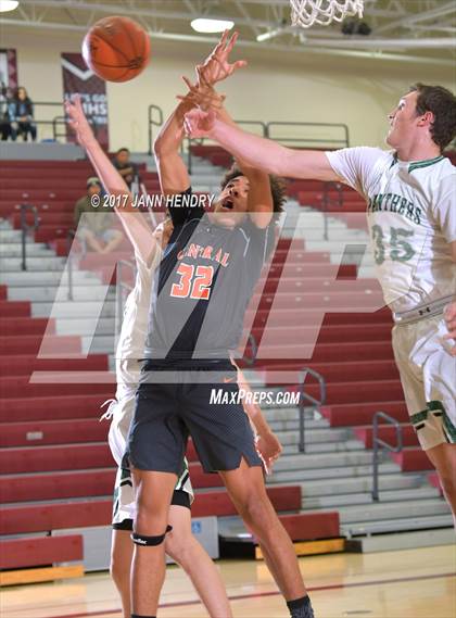 Thumbnail 1 in Central vs. Palo Verde (Rancho Mirage Holiday Invitational) photogallery.