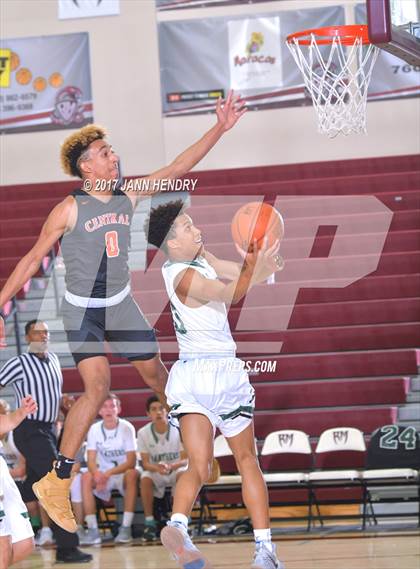 Thumbnail 3 in Central vs. Palo Verde (Rancho Mirage Holiday Invitational) photogallery.