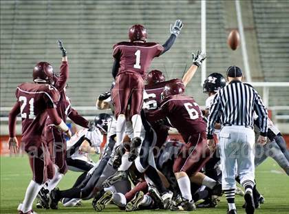 Thumbnail 3 in Morgan vs. Hurricane photogallery.