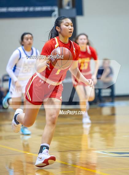 Thumbnail 3 in Cathedral Catholic vs. La Jolla Country Day (CIF SDS Girls Open Divistion Finals) photogallery.