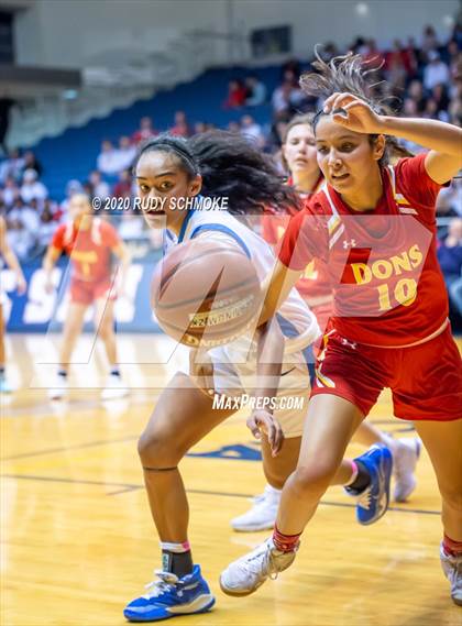 Thumbnail 2 in Cathedral Catholic vs. La Jolla Country Day (CIF SDS Girls Open Divistion Finals) photogallery.