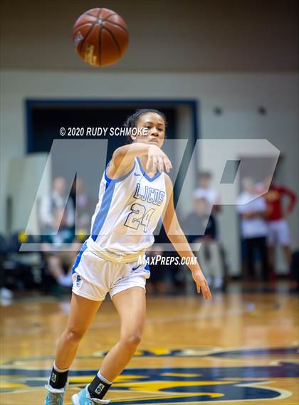 Thumbnail 3 in Cathedral Catholic vs. La Jolla Country Day (CIF SDS Girls Open Divistion Finals) photogallery.