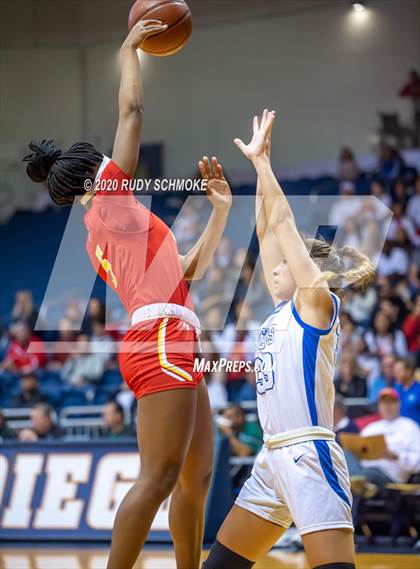 Thumbnail 2 in Cathedral Catholic vs. La Jolla Country Day (CIF SDS Girls Open Divistion Finals) photogallery.